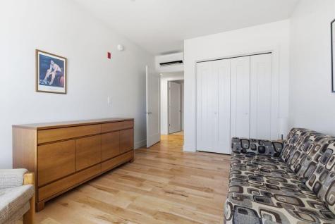 65 Mcauley Way Portland ME 04103