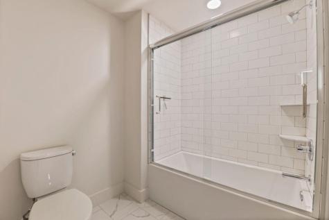 65 Mcauley Way Portland ME 04103