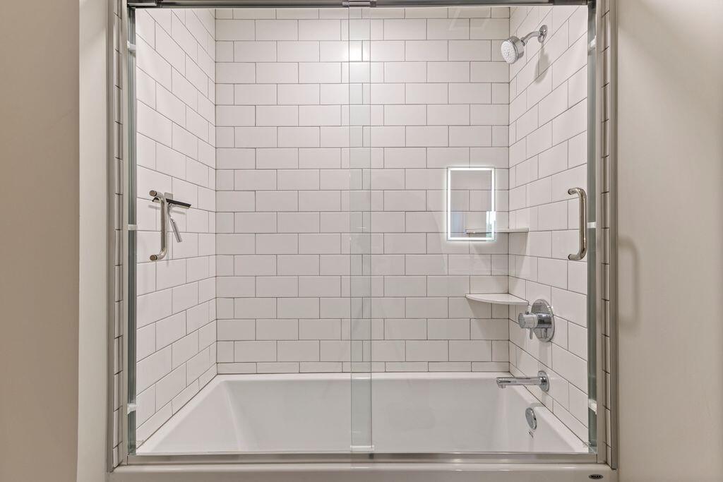 65 Mcauley Way Portland ME 04103