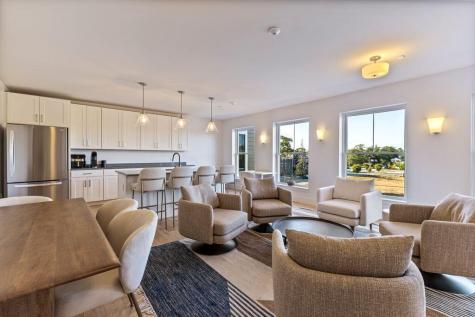 65 Mcauley Way Portland ME 04103