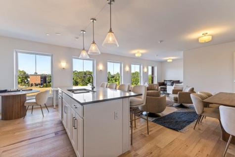 65 Mcauley Way Portland ME 04103