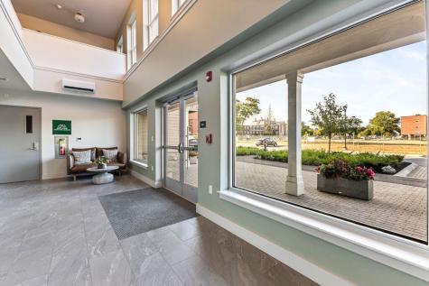 65 Mcauley Way Portland ME 04103