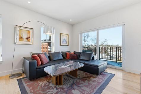 65 Mcauley Way Portland ME 04103