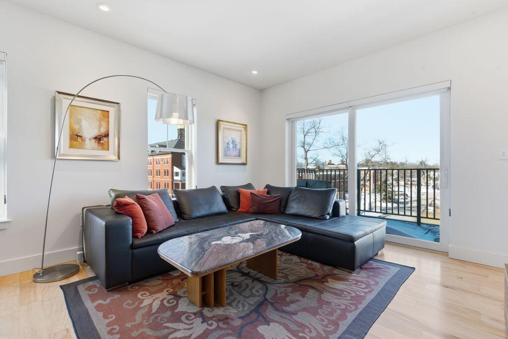 65 Mcauley Way Portland ME 04103