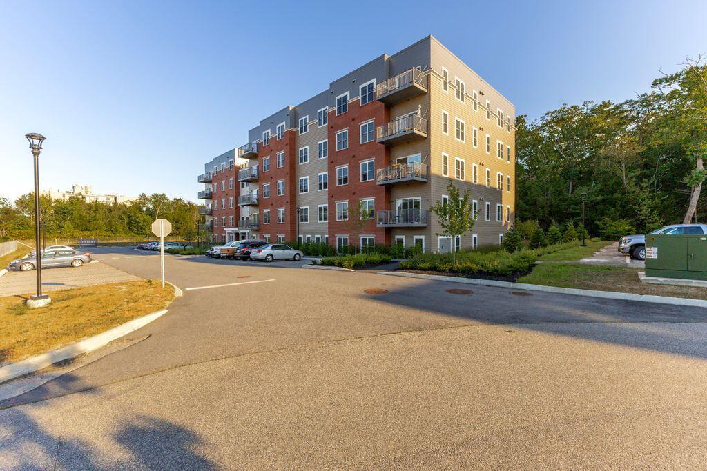 65 Mcauley Way Portland ME 04103