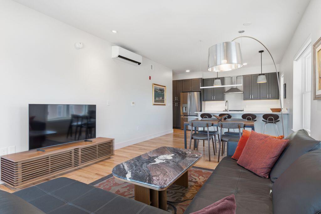 65 Mcauley Way Portland ME 04103