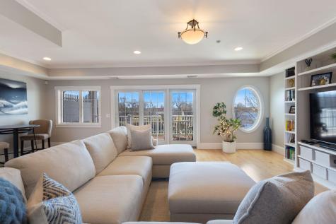 19 Bridge Street Kittery ME 03904