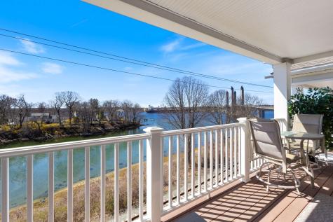 19 Bridge Street Kittery ME 03904