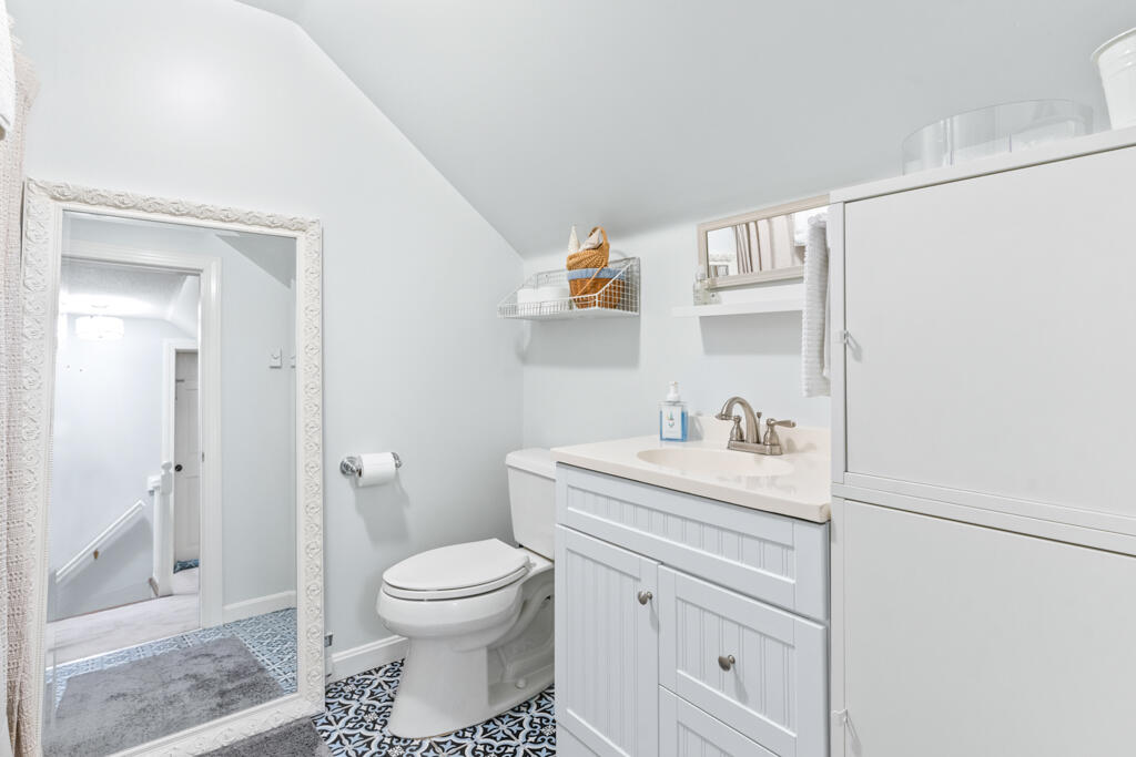 78 Applegate Lane Falmouth ME 04105