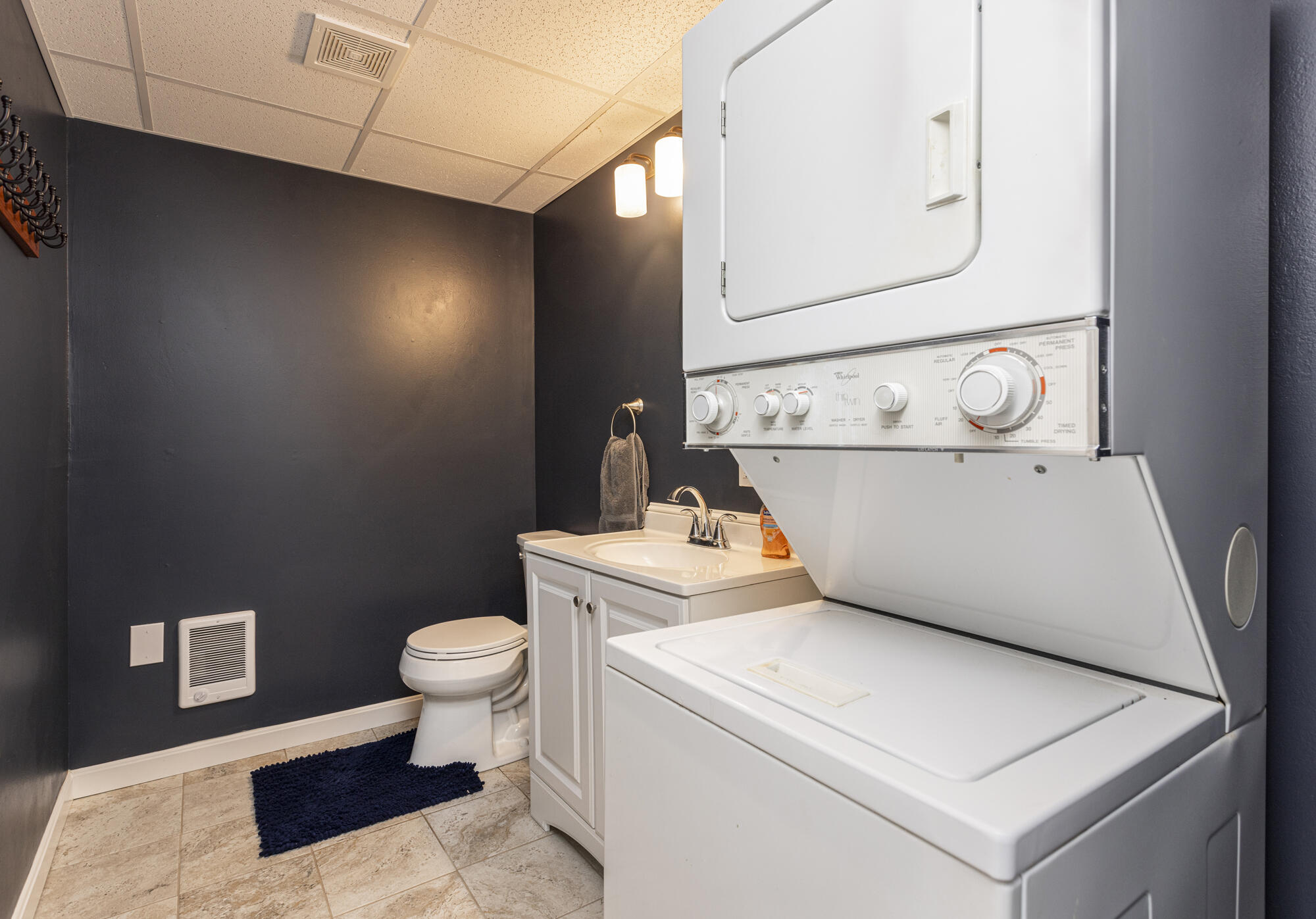 16 Colonial Village Falmouth ME 04105