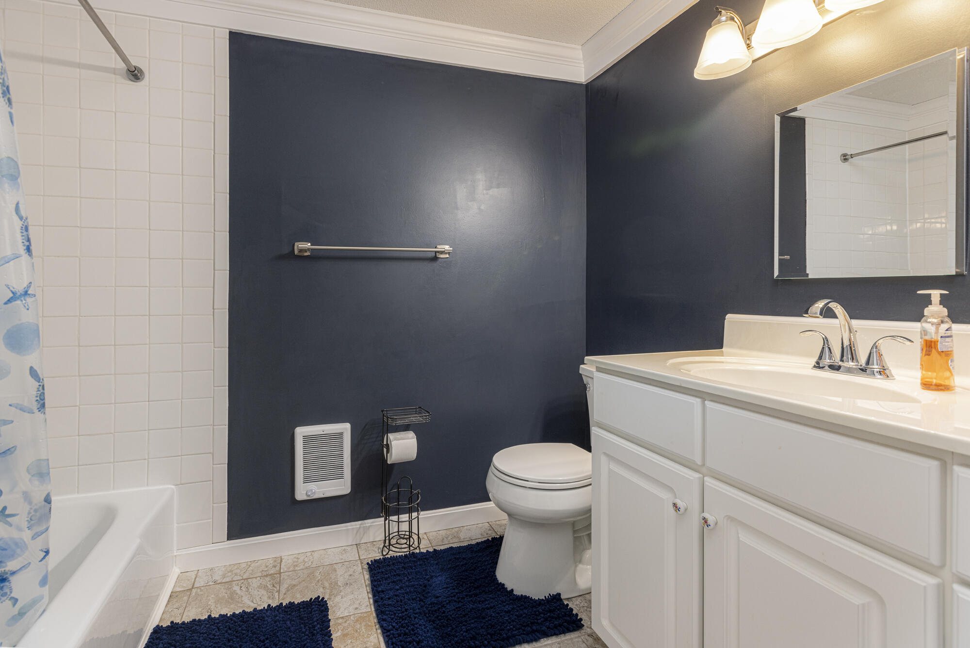 16 Colonial Village Falmouth ME 04105