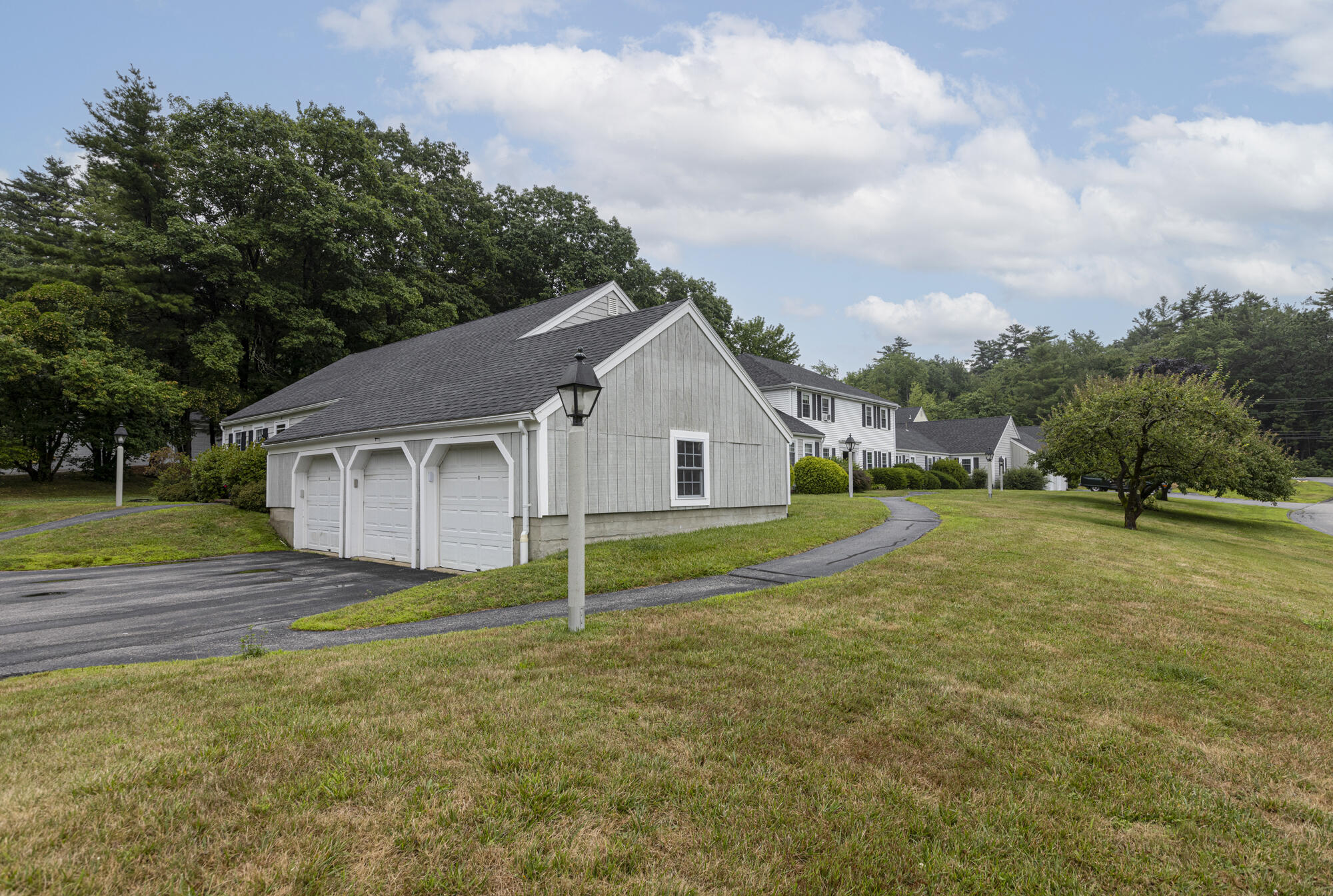 16 Colonial Village Falmouth ME 04105