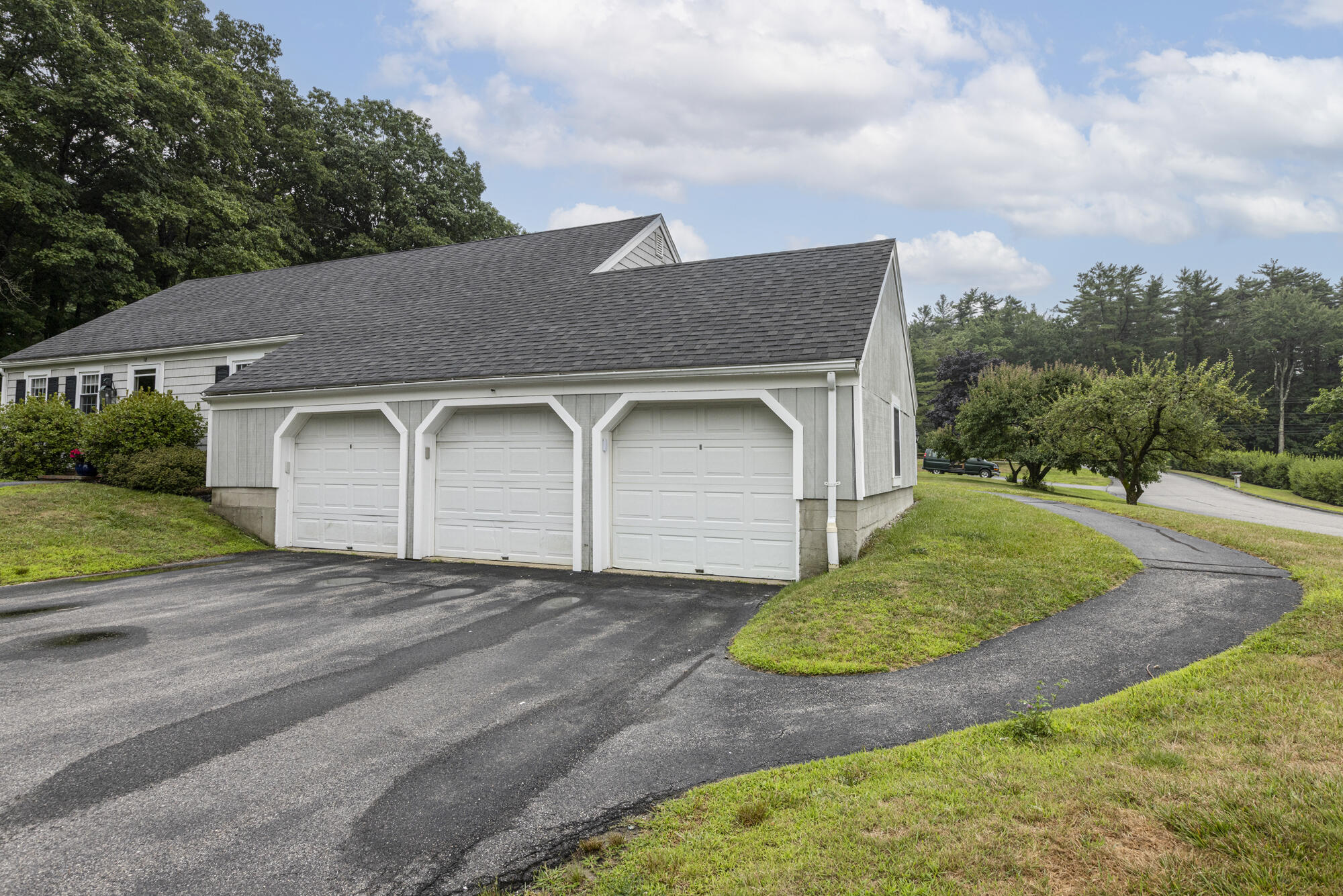 16 Colonial Village Falmouth ME 04105