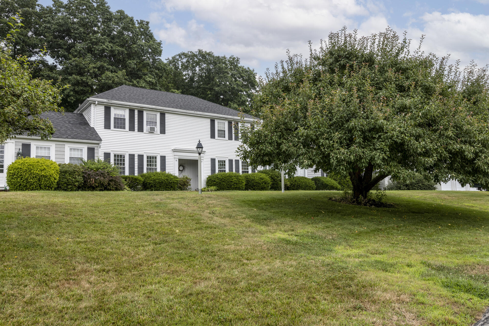 16 Colonial Village Falmouth ME 04105