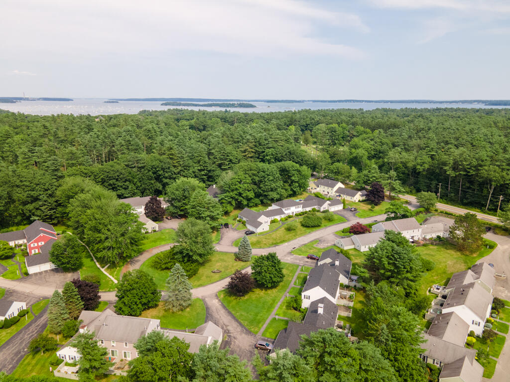 16 Colonial Village Falmouth ME 04105