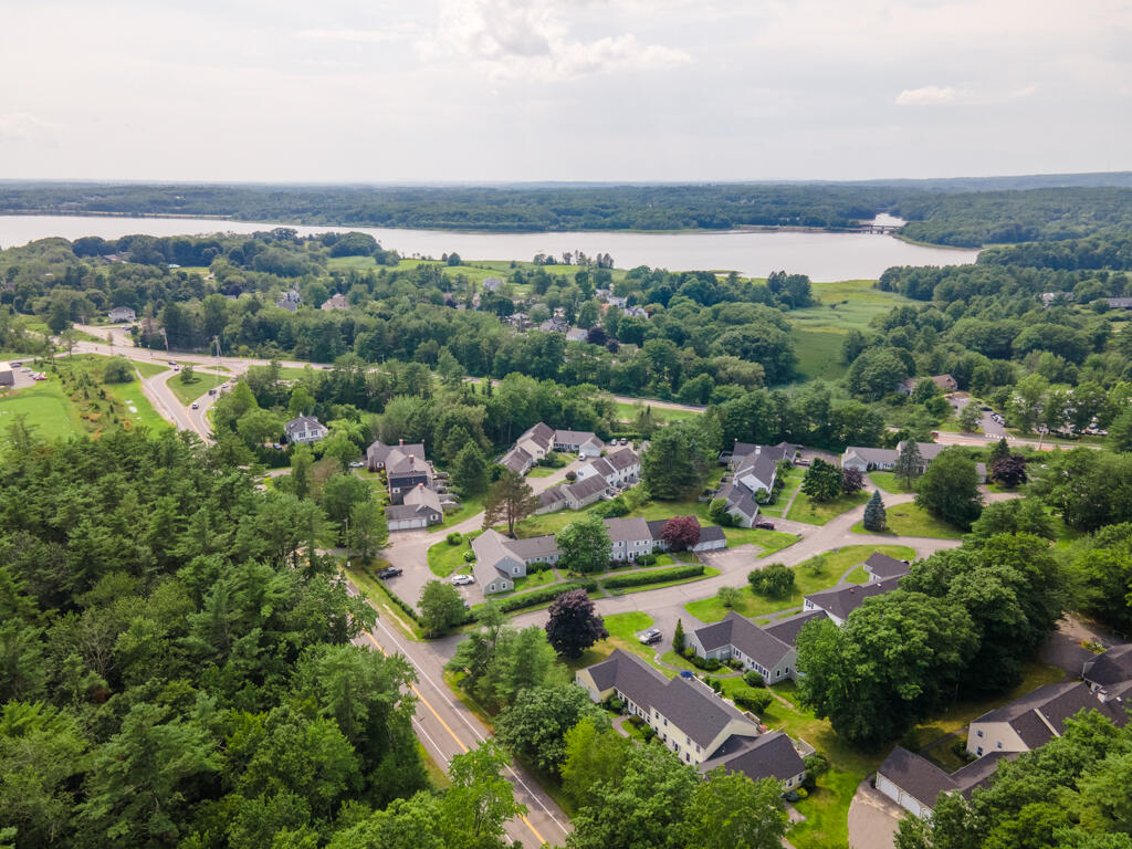 16 Colonial Village Falmouth ME 04105