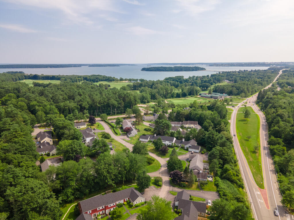 16 Colonial Village Falmouth ME 04105