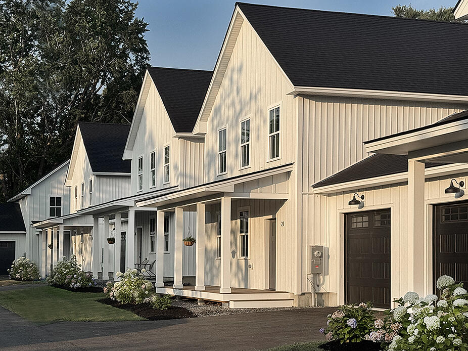 17 Magnolia Lane Gardiner ME 04345