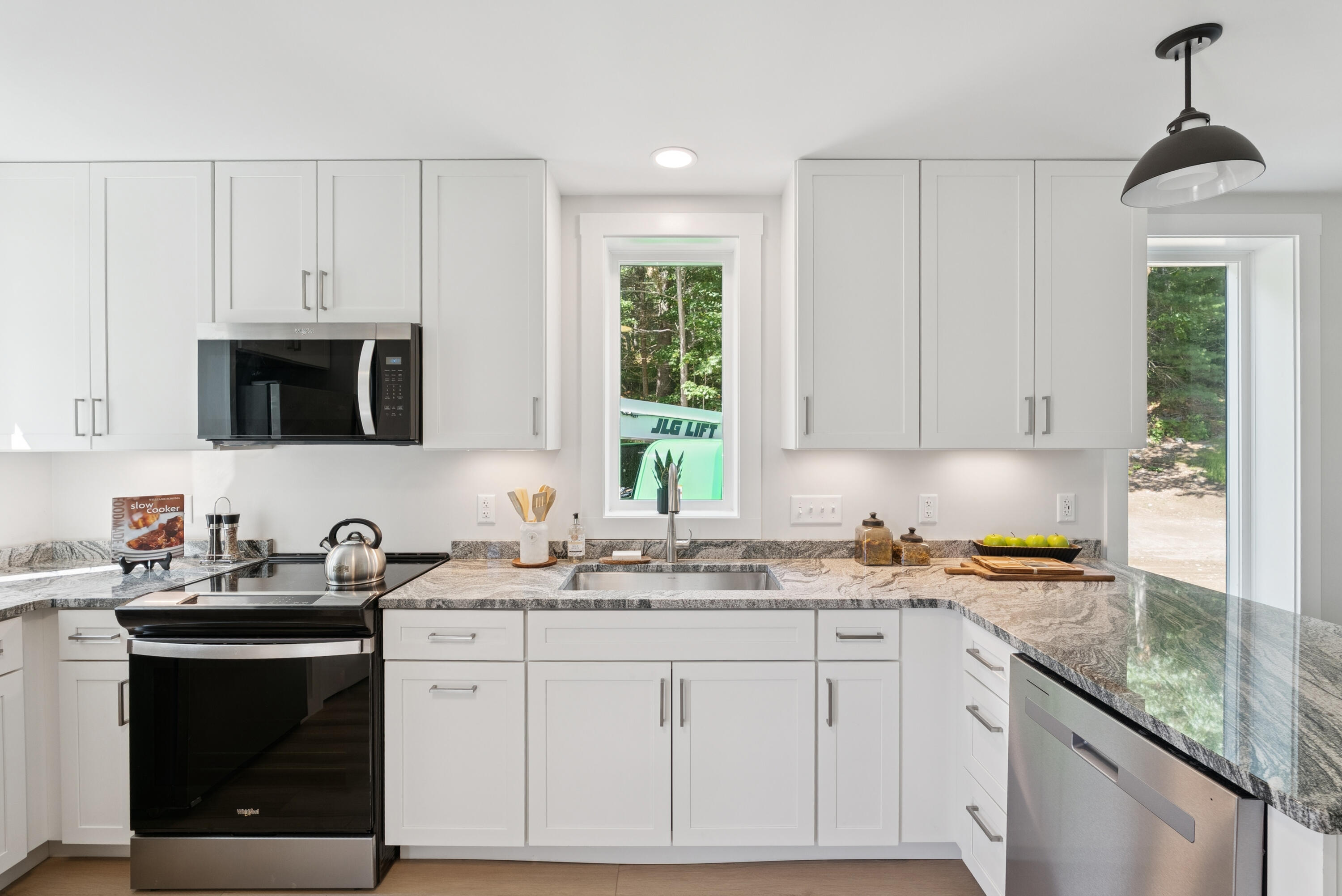 16 Cedar Bend Boothbay ME 04537