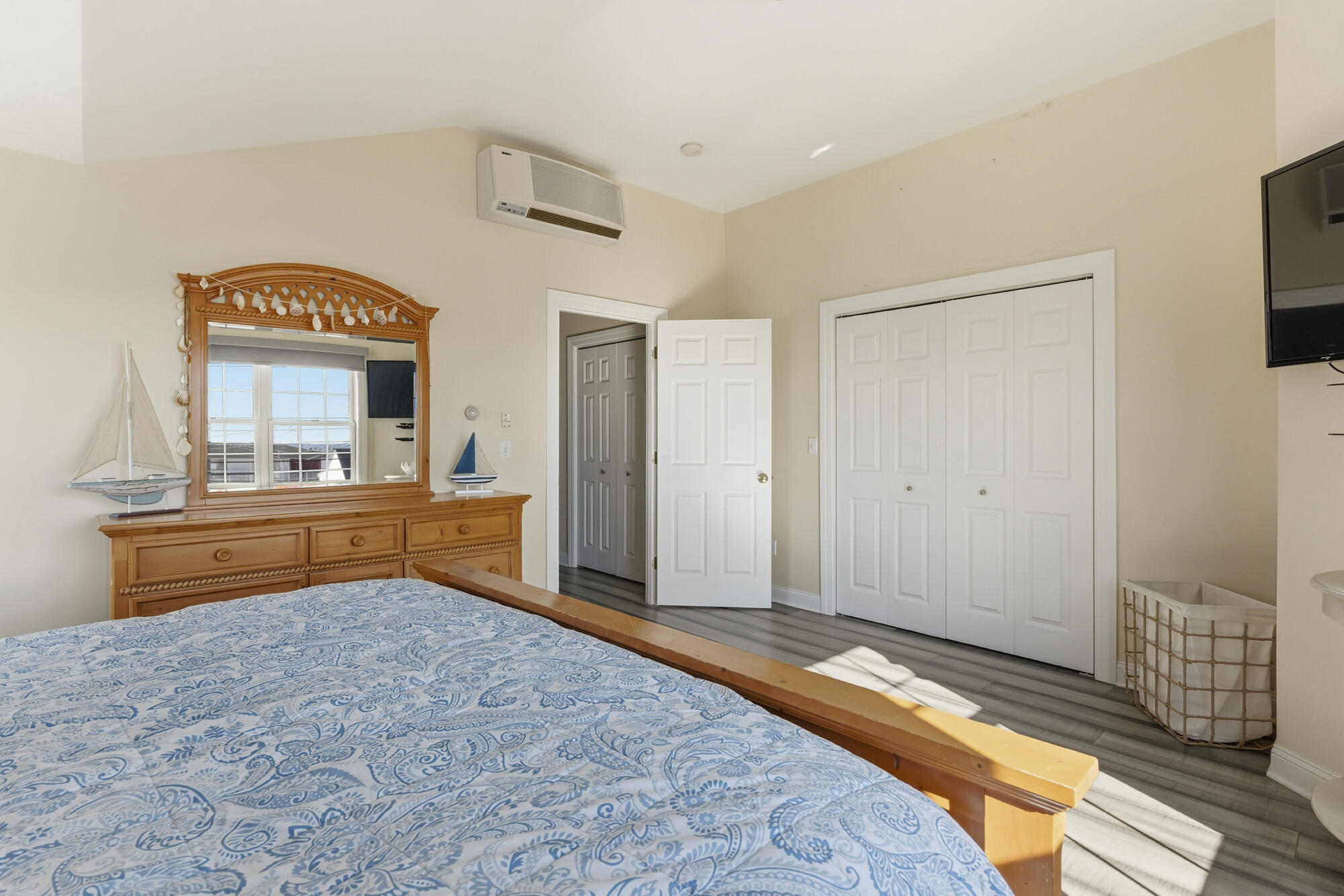 106 E Grand Avenue Old Orchard Beach ME 04064