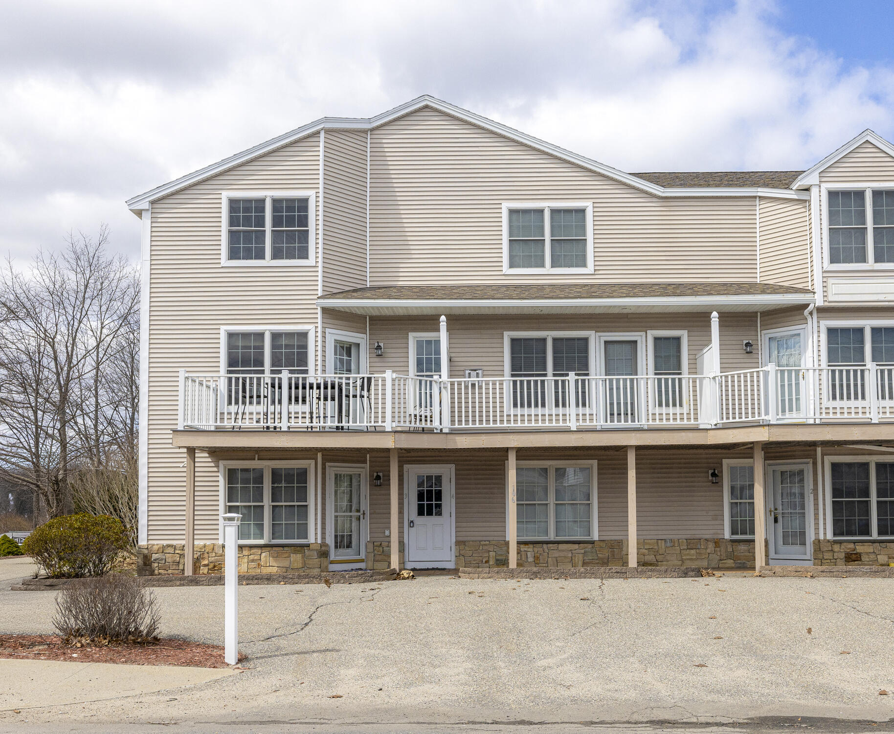106 E Grand Avenue Old Orchard Beach ME 04064
