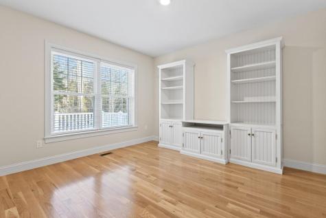 6 Dipper Road Cape Elizabeth ME 04107