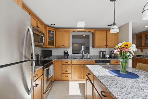 63 Shiretowne Common Drive Kennebunk ME 04043