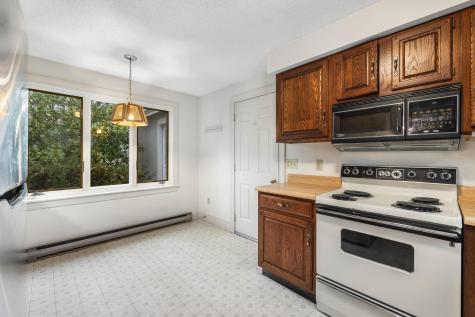 14 Oakwood Lane Kennebunk ME 04043