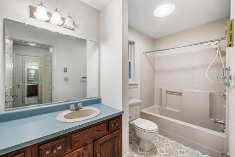 14 Oakwood Lane Kennebunk ME 04043