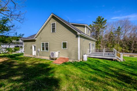 17 Youngs Lane Freeport ME 04032