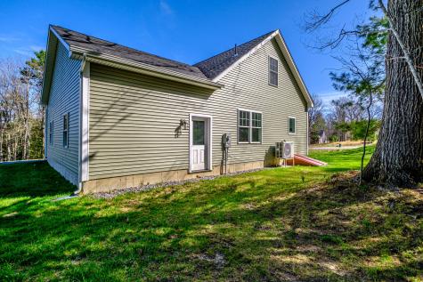 17 Youngs Lane Freeport ME 04032