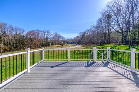 17 Youngs Lane Freeport ME 04032
