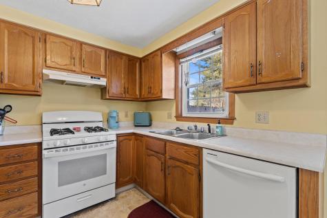 20 Jamestown Court South Portland ME 04106