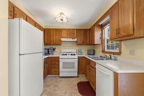 20 Jamestown Court South Portland ME 04106