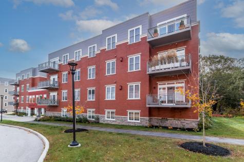 75 Mcauley Way Portland ME 04103