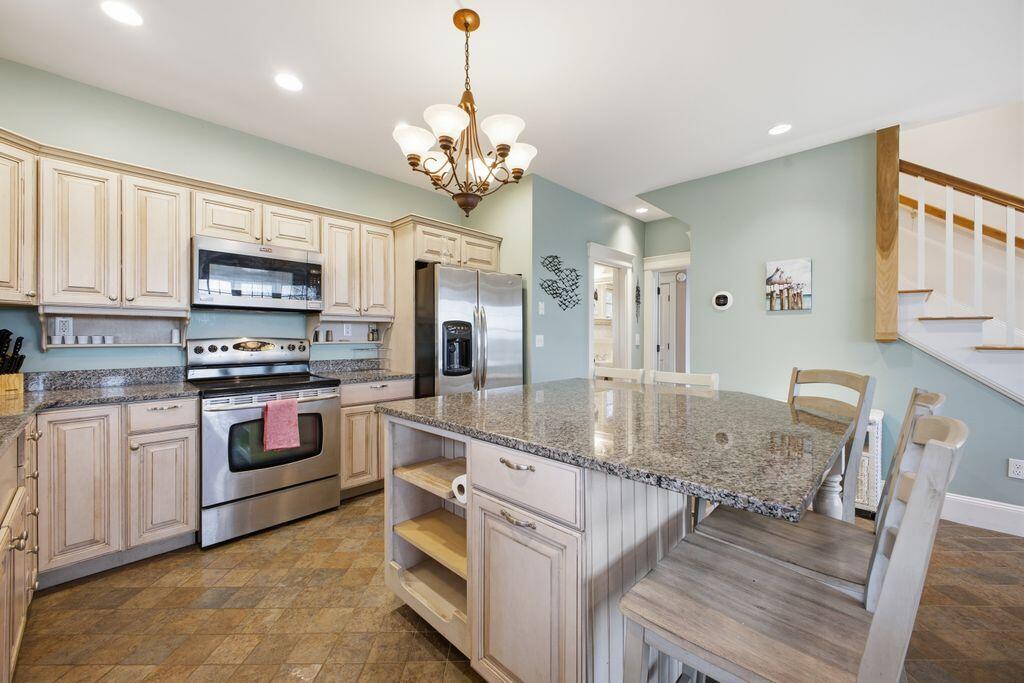 51 W Island Way Edgecomb ME 04556