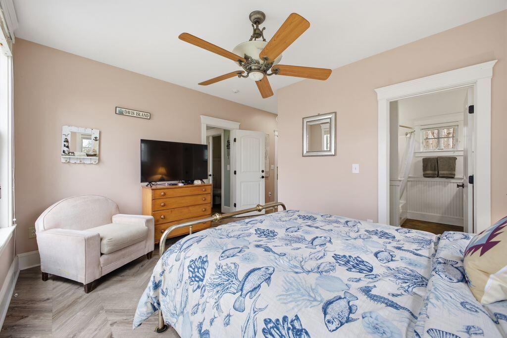 51 W Island Way Edgecomb ME 04556