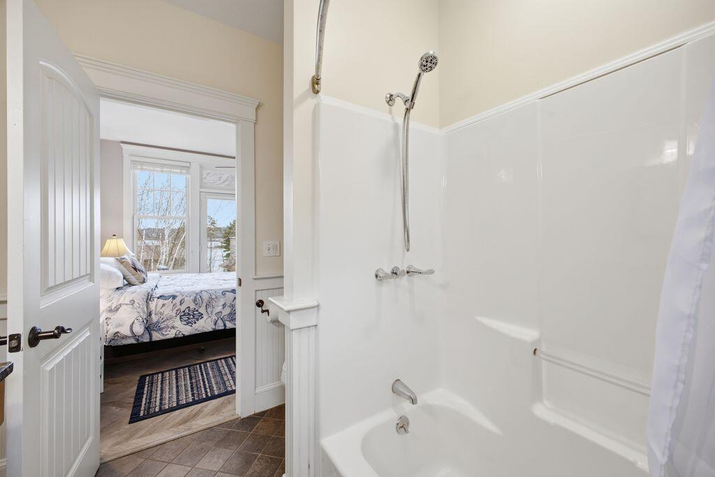 51 W Island Way Edgecomb ME 04556