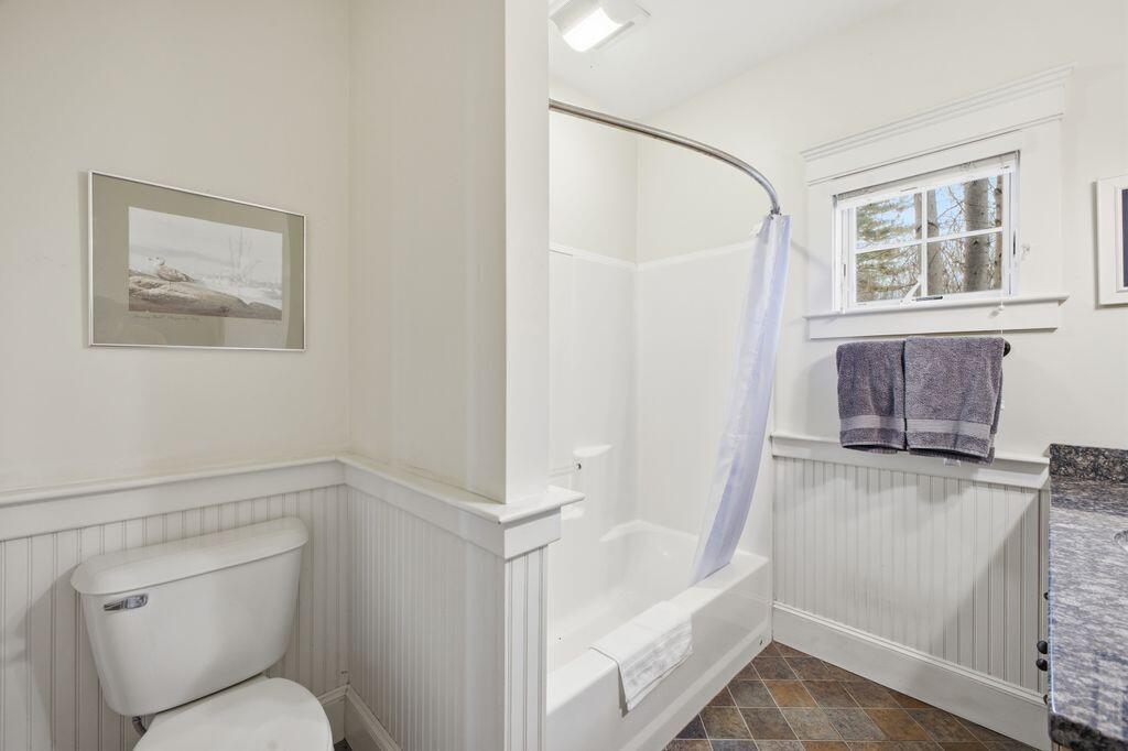 51 W Island Way Edgecomb ME 04556