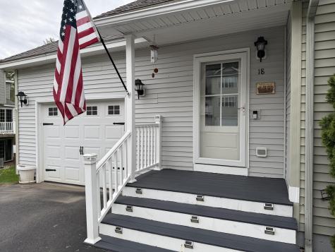 18 Ledges Court Lewiston ME 04240
