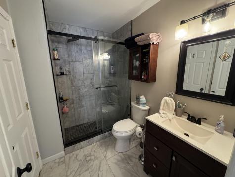 18 Ledges Court Lewiston ME 04240