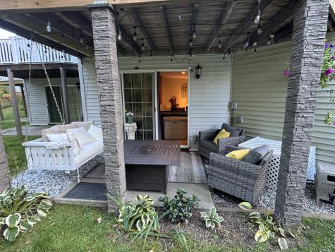 18 Ledges Court Lewiston ME 04240