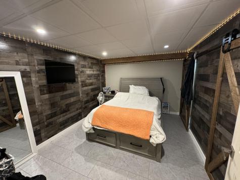 18 Ledges Court Lewiston ME 04240