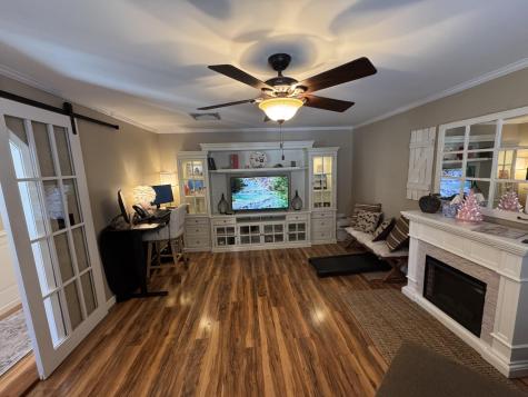 18 Ledges Court Lewiston ME 04240