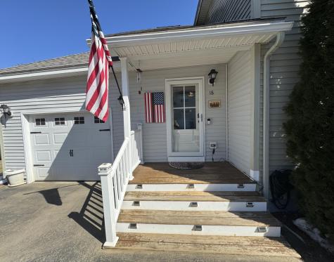 18 Ledges Court Lewiston ME 04240