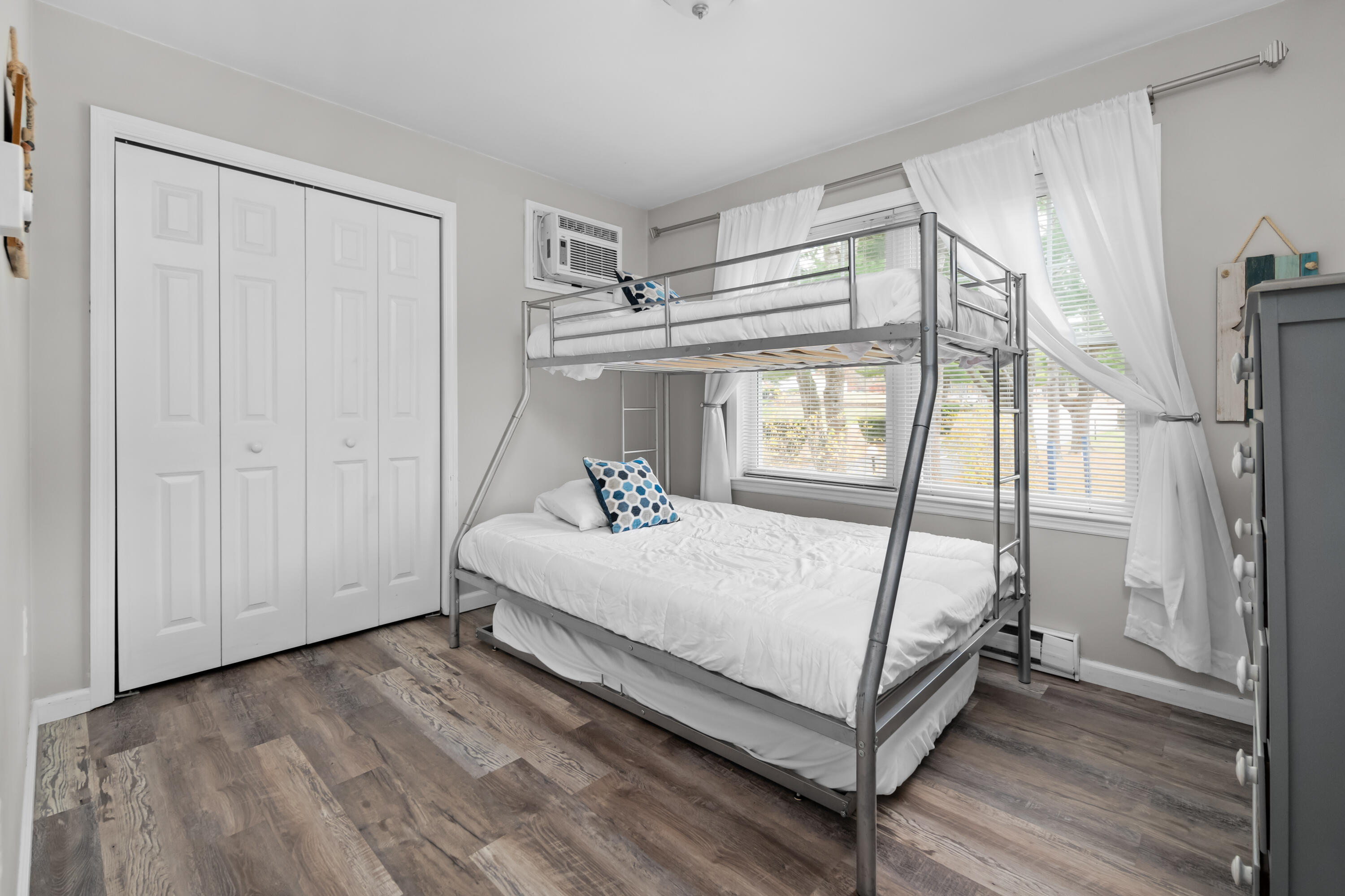 10 Barefoot Cottage Road Wells ME 04090