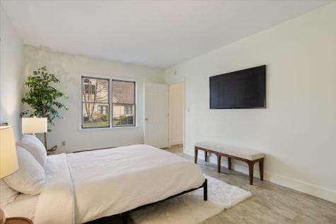 8 Cheshire Meadows Lane Kennebunk ME 04043