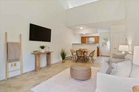 8 Cheshire Meadows Lane Kennebunk ME 04043