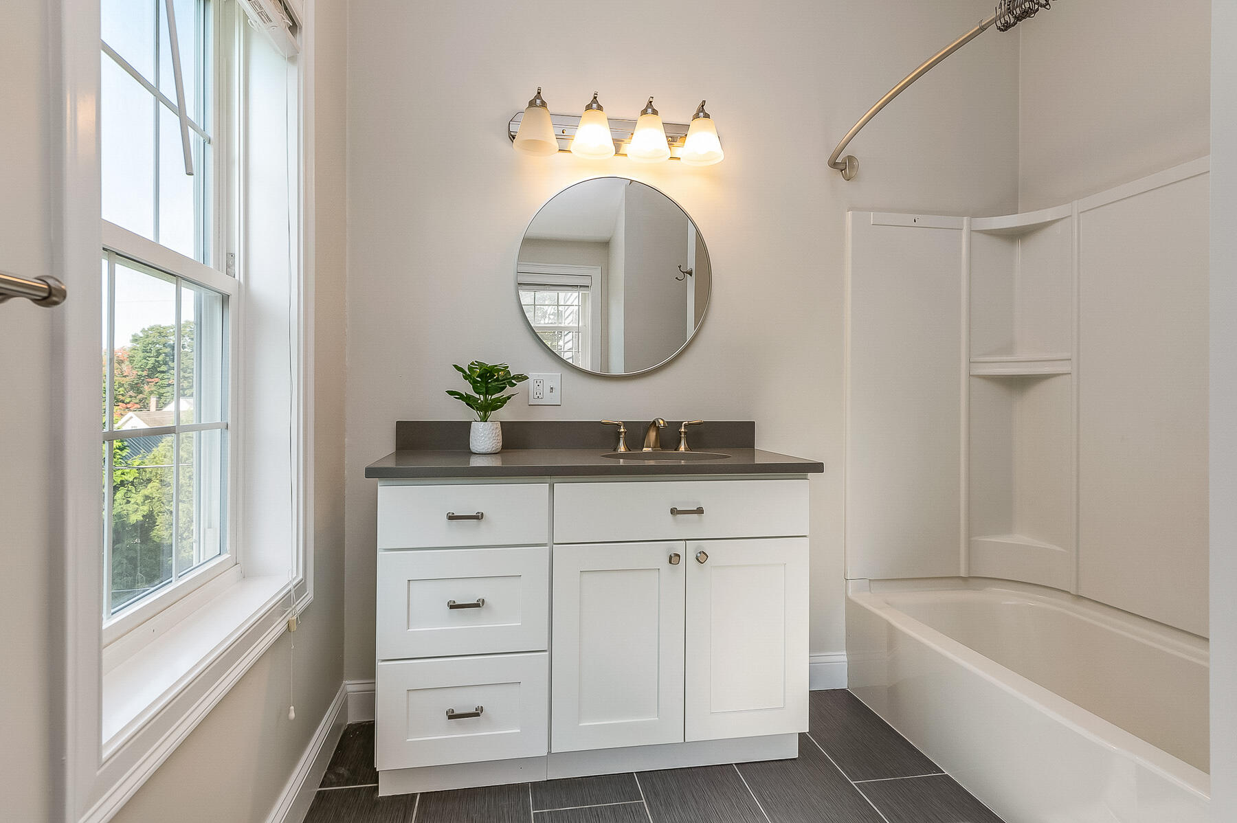 5 Pleasant Street Kittery ME 03904