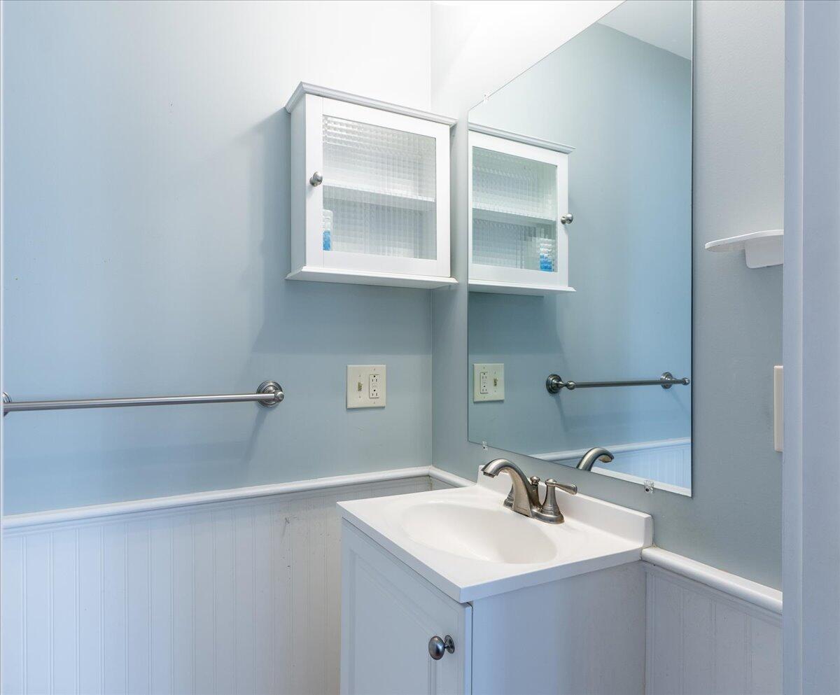 15 Hilltop Drive Rockport ME 04856